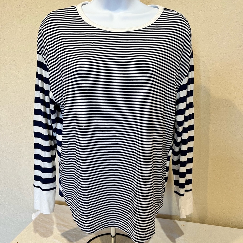 Women’s Vineyard Vines Striped Shirt Navy and White Scoop Neck Long Sleeve